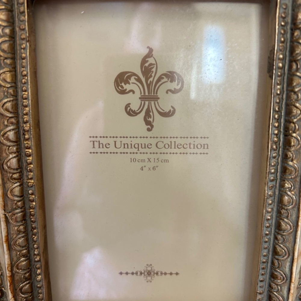 The Unique Collection Picture Frame. - Picture 4 of 6